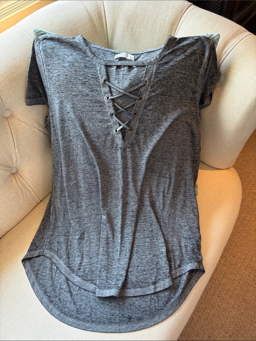 Lace-Up V-Neck Short Sleeve Top in Heather Gray